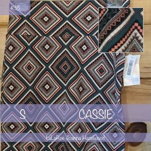 NWT LuLaRoe Small Cassie Skirt